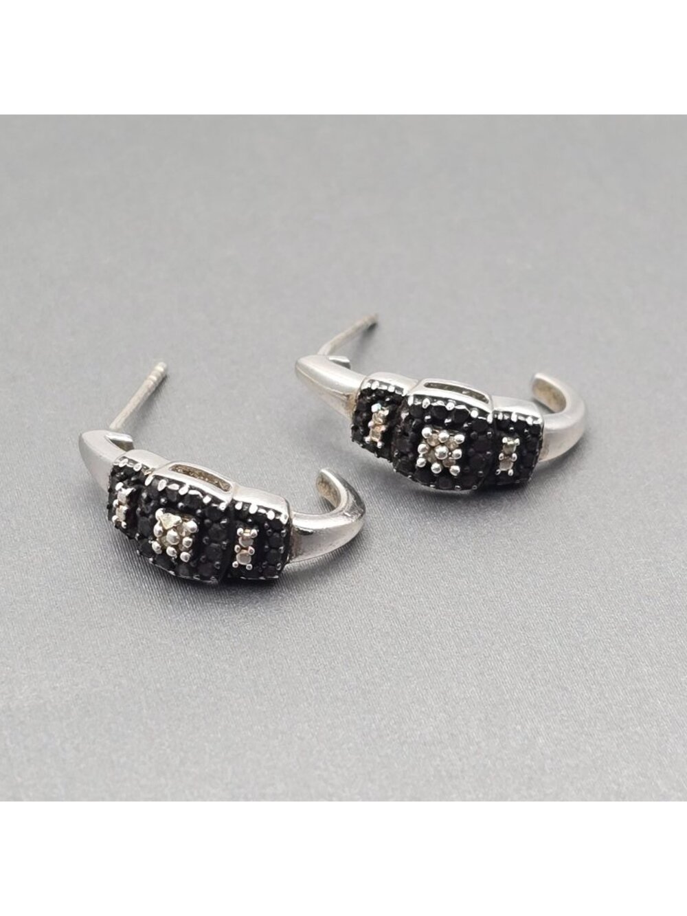 Modernist Sterling Silver Black Rhinestone Half Hoop Post Earrings Basket Settin - Picture 1 of 9